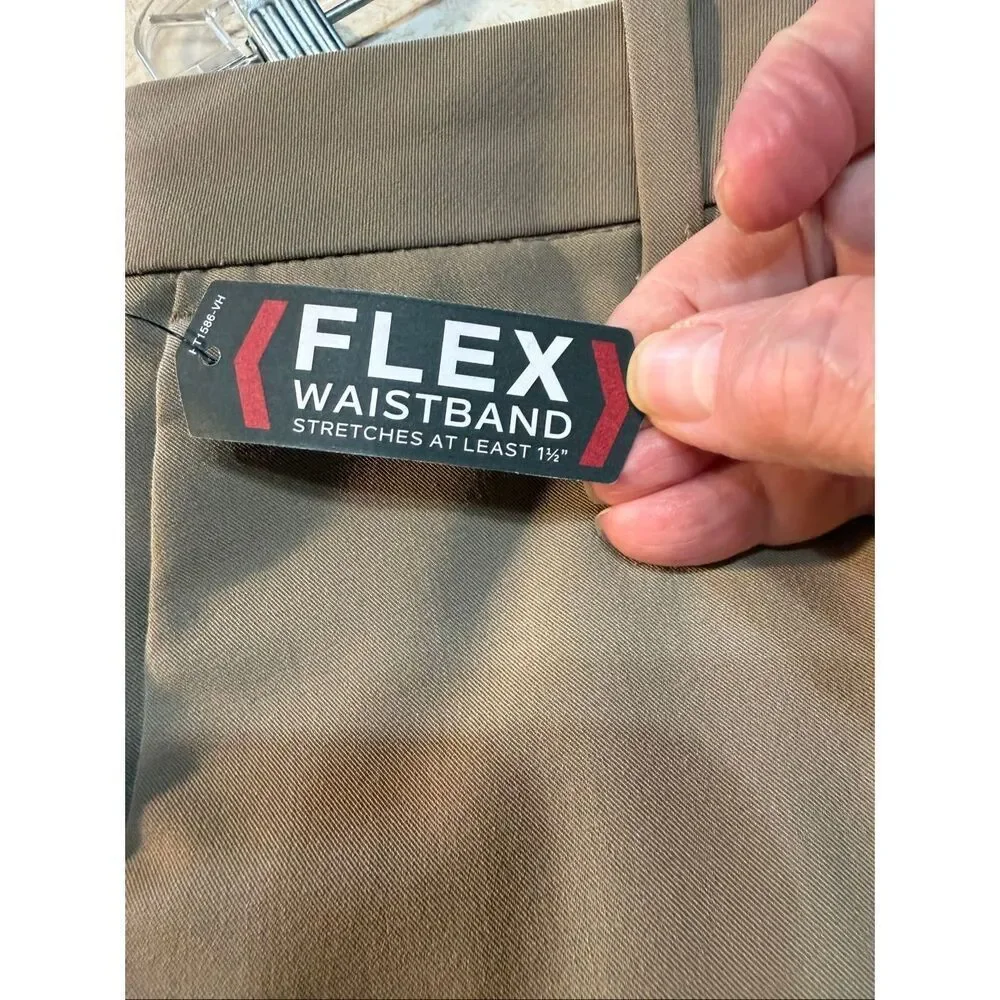 Van Heusen Khaki Straight Fit Dress Pants  Sz 34/32 (Flex) NWT